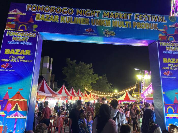 ponorogo night market festival
