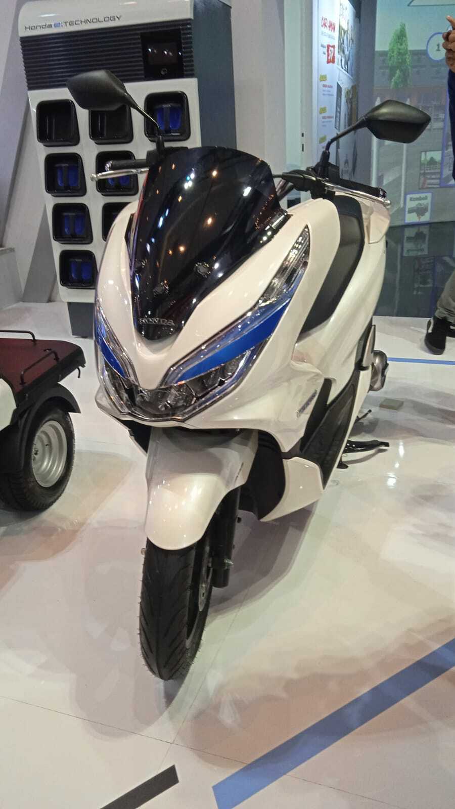 Honda pamer tiga motor listrik di IMOS 2022