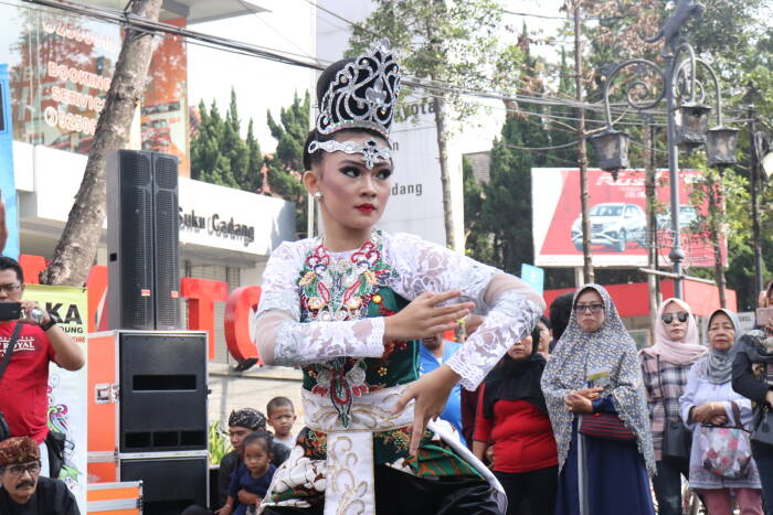 car free day bandung