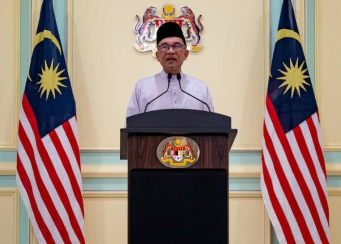 Anwar Ibrahim memberikan pernyataan media. (Instagram)