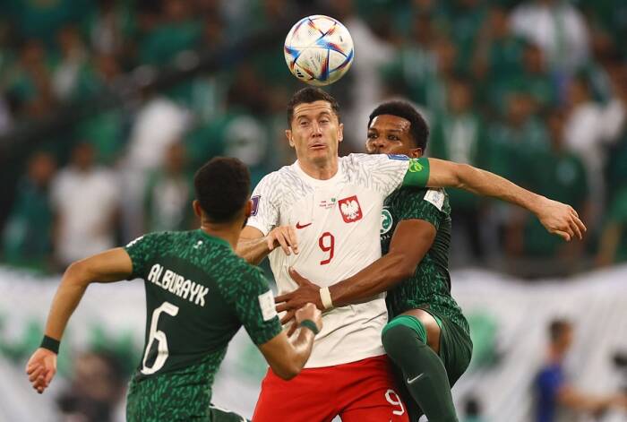 Robert Lewandowski vs Arab Saudi (Reuters/Kai Pfaffenbach) Piala Dunia 2022