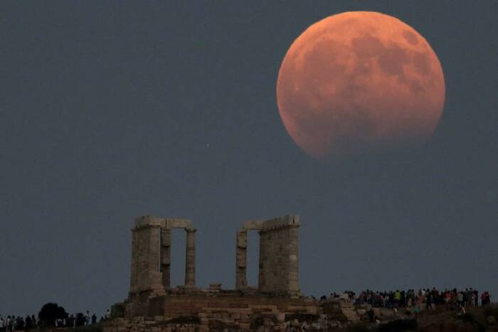 Ilustrasi Bulan. (REUTERS/Costas Baltas) UAE Misi Bulan