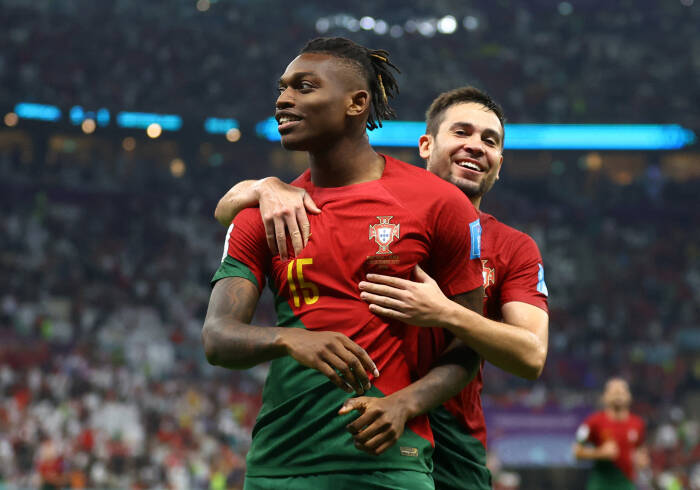 Rafael Leao melengkapi kemenangan Portugal atas Swiss 6-1. (REUTERS/Hannah Mckay) Rafael Leao