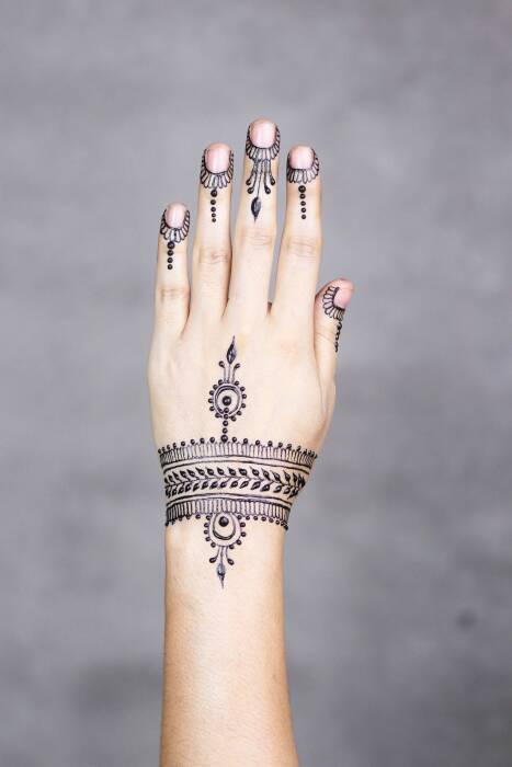 gambar henna tangan yang simple