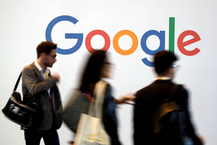 Ilustrasi Google. (REUTERS/Charles Platiau) Google PHK