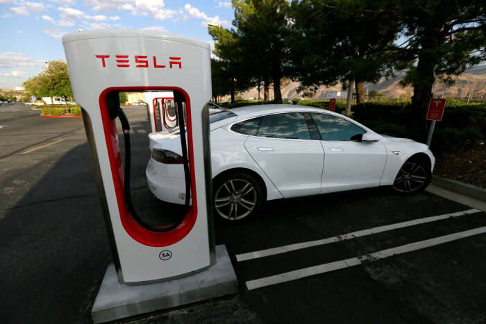 Tesla Model S (REUTERS/Sam Mircovich) TESLA