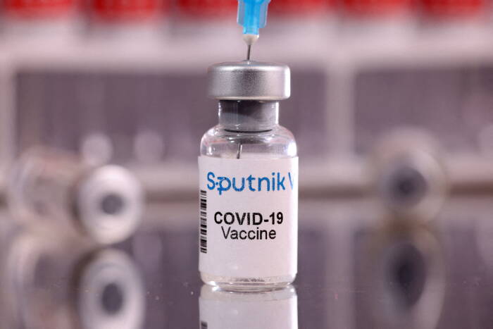 Vaksin Covid-19 Sputnik V. (REUTERS/Dado Ruvic) Vaksin Covid-19 Sputnik V.