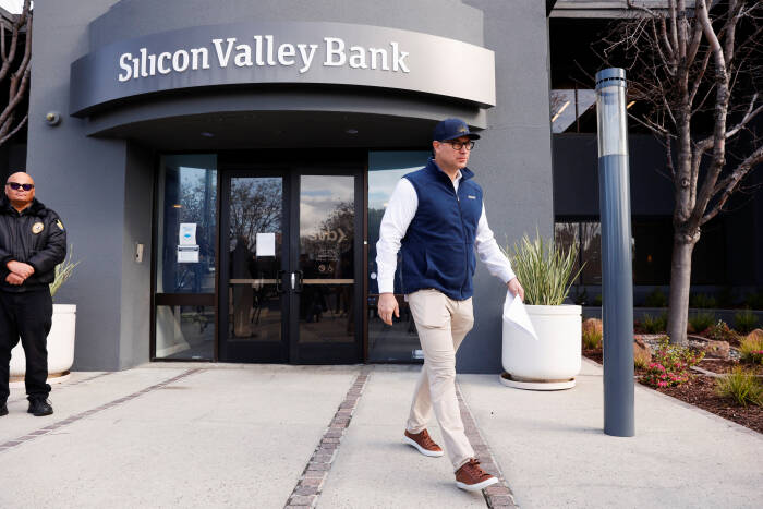 Silicon Valley Bank bangkrut.