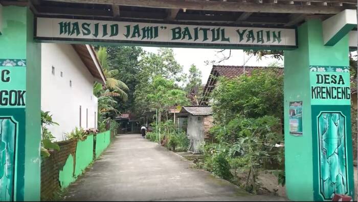 Masjid Baitul Yaqin di Desa Krenceng, Kecamatan Nglegok, Kabupaten Blitar. (Z Creators/Muhammad Thoha Ma’ruf)