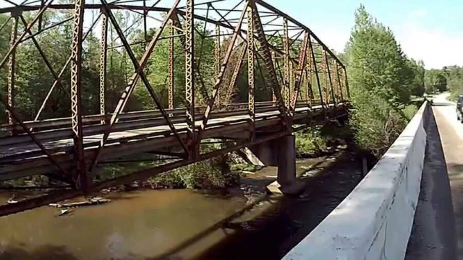 Jembatan cengeng di Anderson, Carolina Selatan. (all that jembatan berhantu