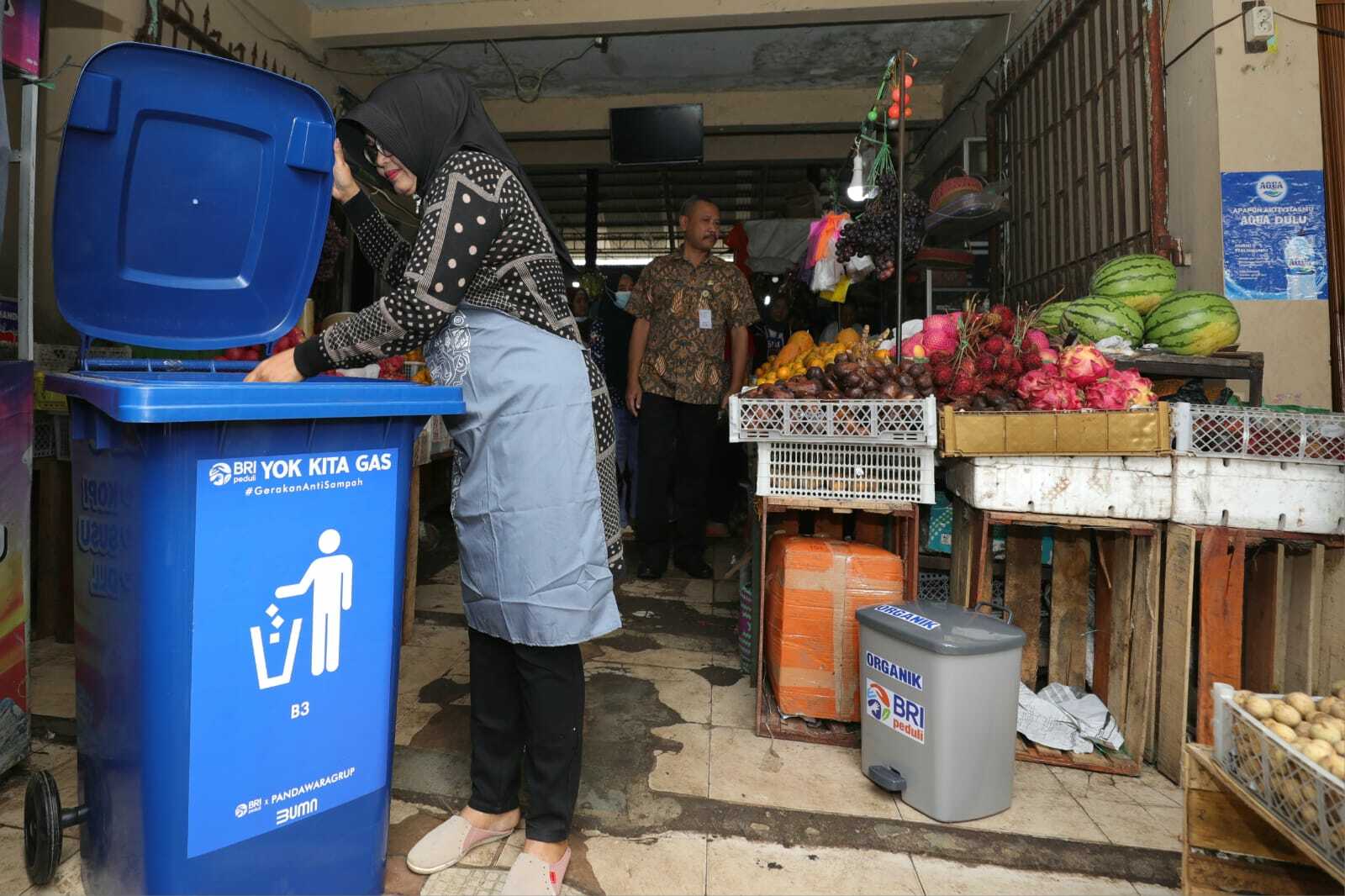 BRI Peduli Jadikan Pasar Rogojampi Sebagai Pasar Percontohan Pengelolaan Sampah. (Dok BRI)
