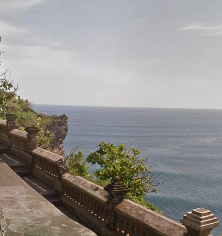 Indahnya Pemandangan Tebing Pura Uluwatu Bali, Cocok Jadi Tempat ...