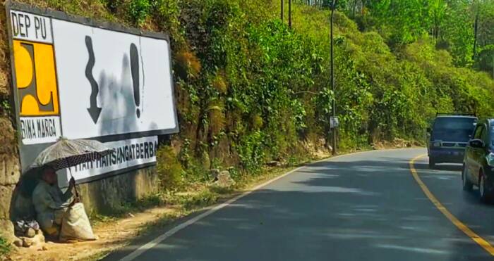 Jalur krumput (Z Creator/Titi Romiyati)