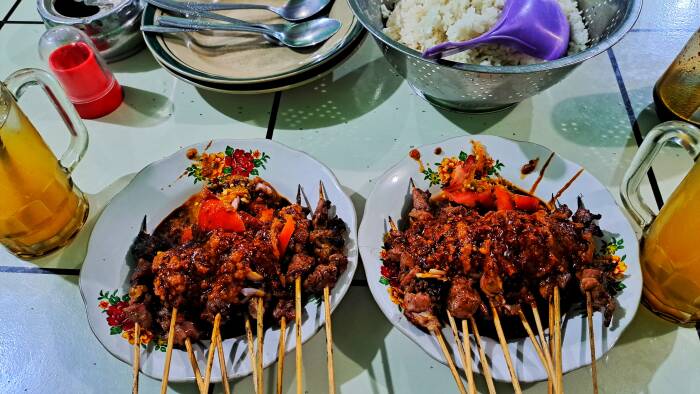 Lezatnya Sate Suka Mulya Mang Ipin (Z Creators/Titi Romiyati)