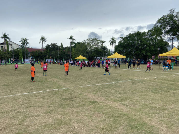 Turnamen sepak bola usia dini di Parepare. (Z Creators/ROEDY HARTONO) Turnamen sepak bola usia dini di Parepare. (Z Creators/ROEDY HARTONO)