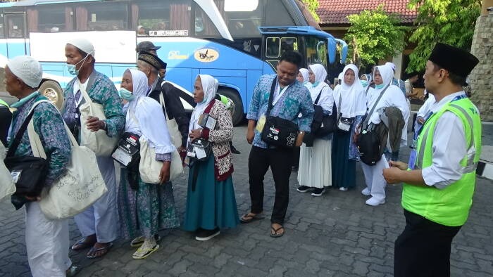 Calon Jemaah Haji Kloter Sapujagad Jateng Diberangkatkan, Ada Yang ...